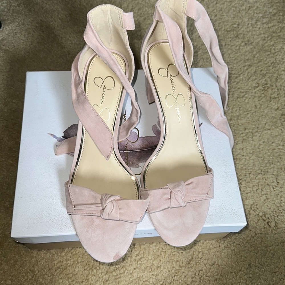 Pink heels - Picture 3 of 5